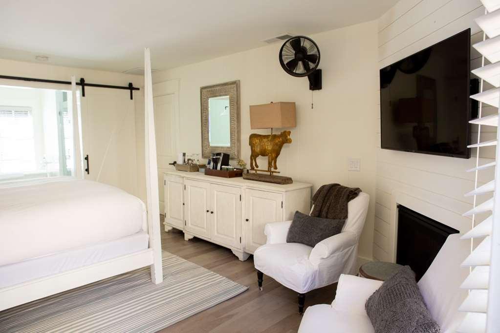 Farmhouse Inn Forestville Habitación foto